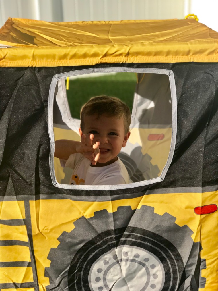 70EAF542-AA19-4591-8C44-708425430D80