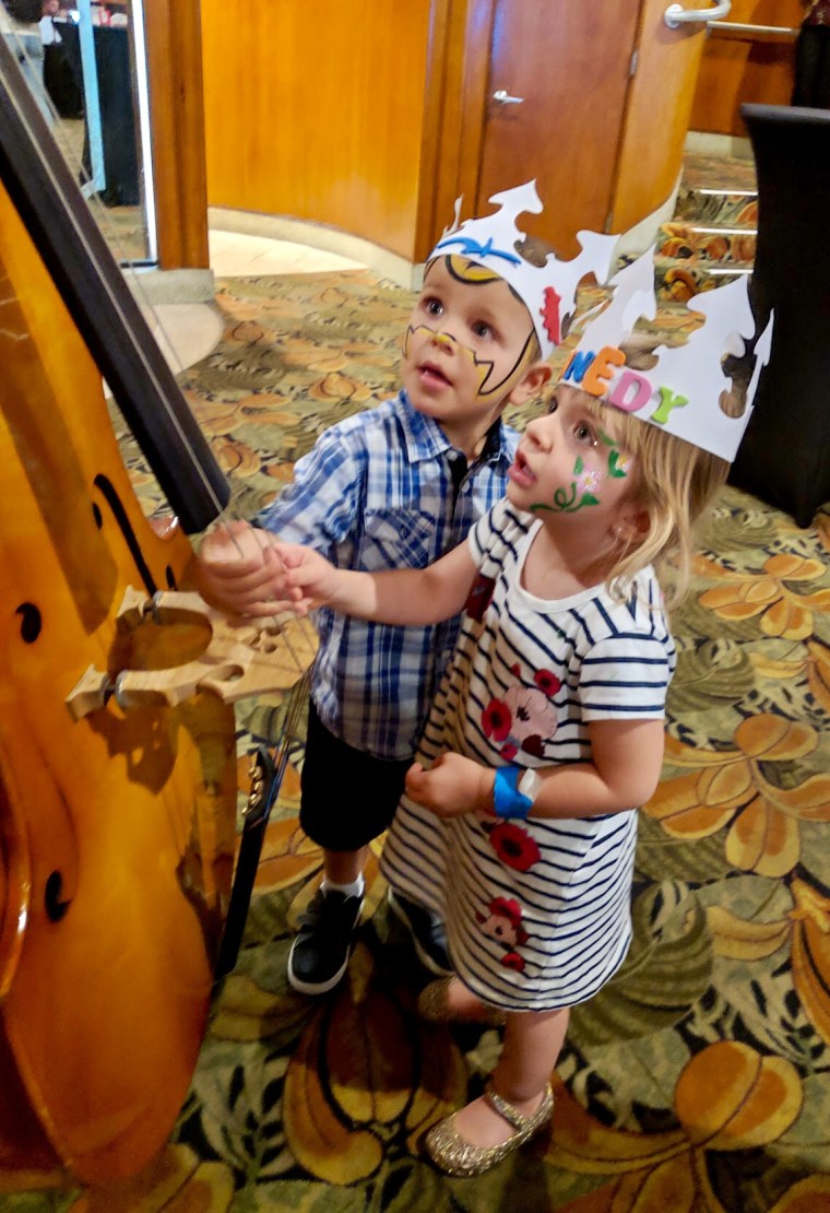 B4A7C638-EA04-4E41-A256-4BBD3BFA6C1D